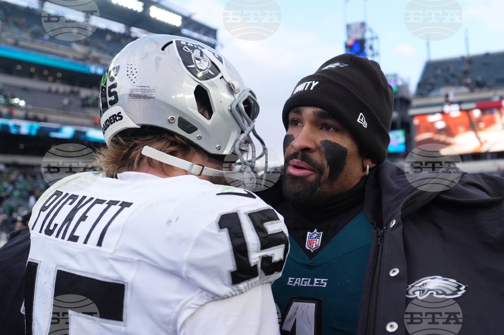 Raiders Eagles Football