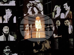 Спектакълът „100 години Георги Парцалев“ в зала 1 на НДК, снимка – Даниел Димитров/ БТА