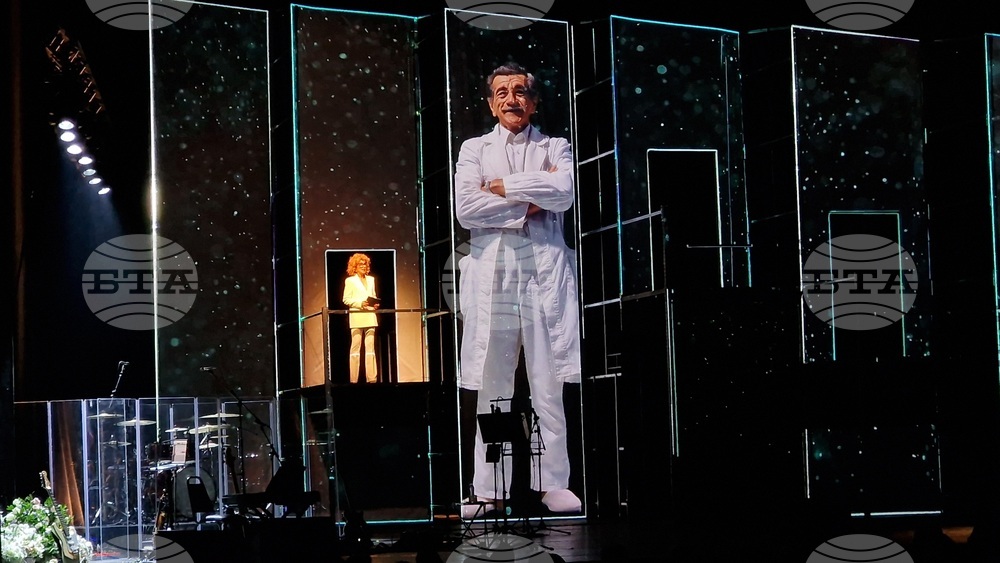 Лили Иванова пя за големия Георги Парцалев