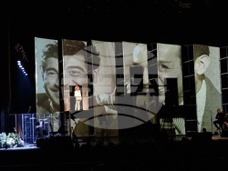 Спектакълът „100 години Георги Парцалев“ в зала 1 на НДК, снимка – Даниел Димитров/ БТА