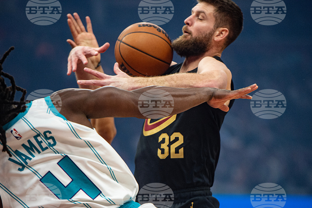 Hornets Cavaliers Basketball