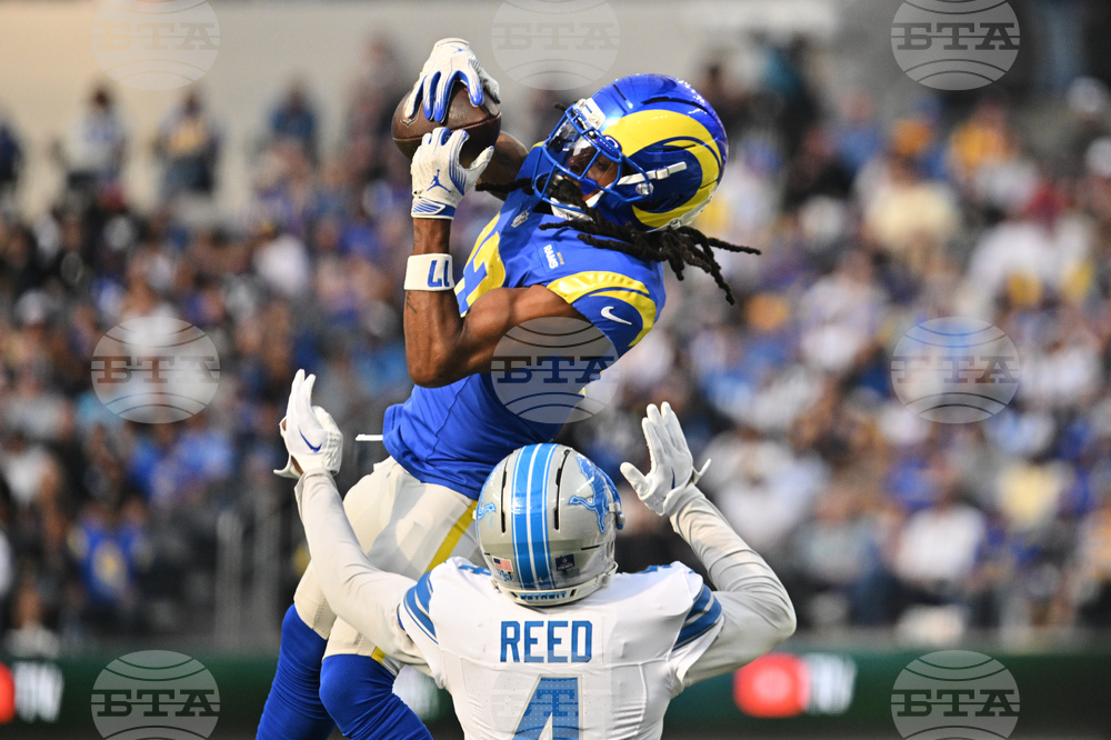 APTOPIX Lions Rams Football