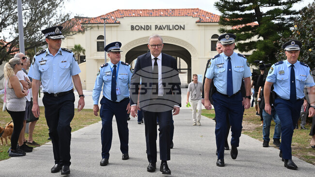 Австралия ще обмисли въвеждането на по-строги закони за контрол над оръжията, заяви премиерът