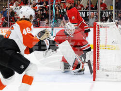 Flyers Hurricanes Hockey