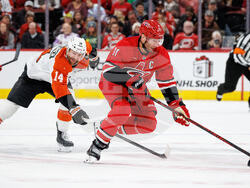 Flyers Hurricanes Hockey