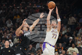 Lakers Suns Basketball