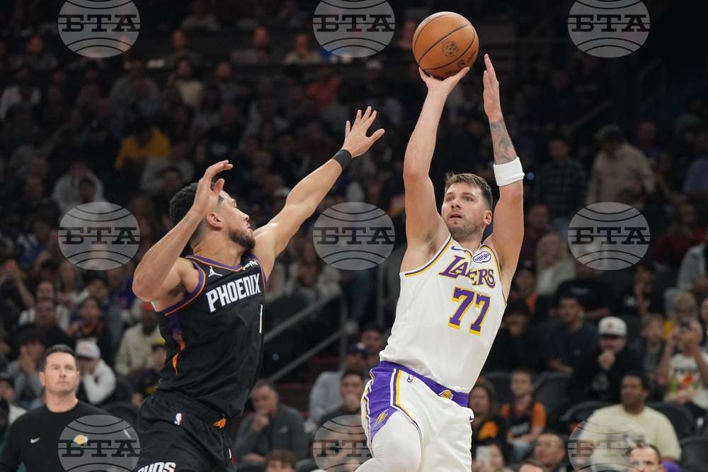 Lakers Suns Basketball