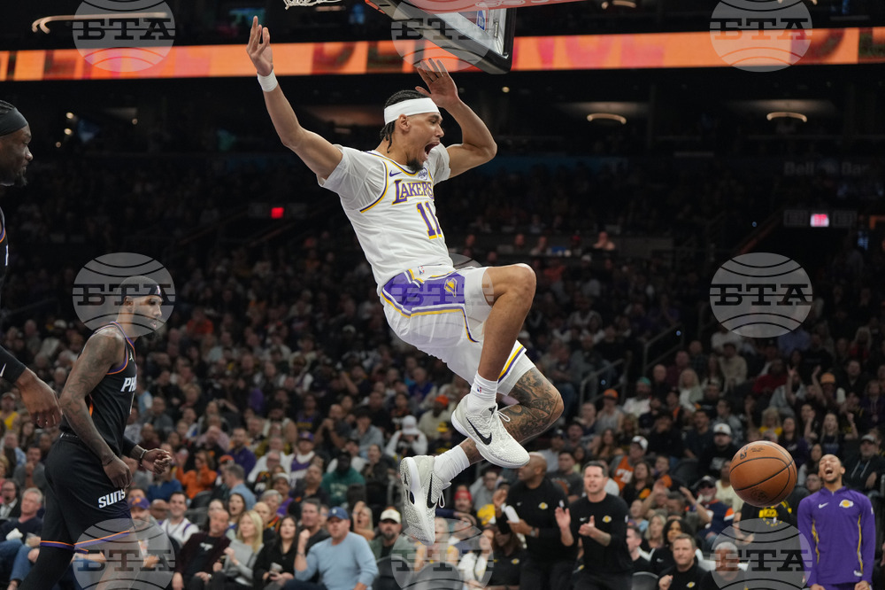 Lakers Suns Basketball