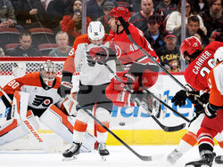 Flyers Hurricanes Hockey