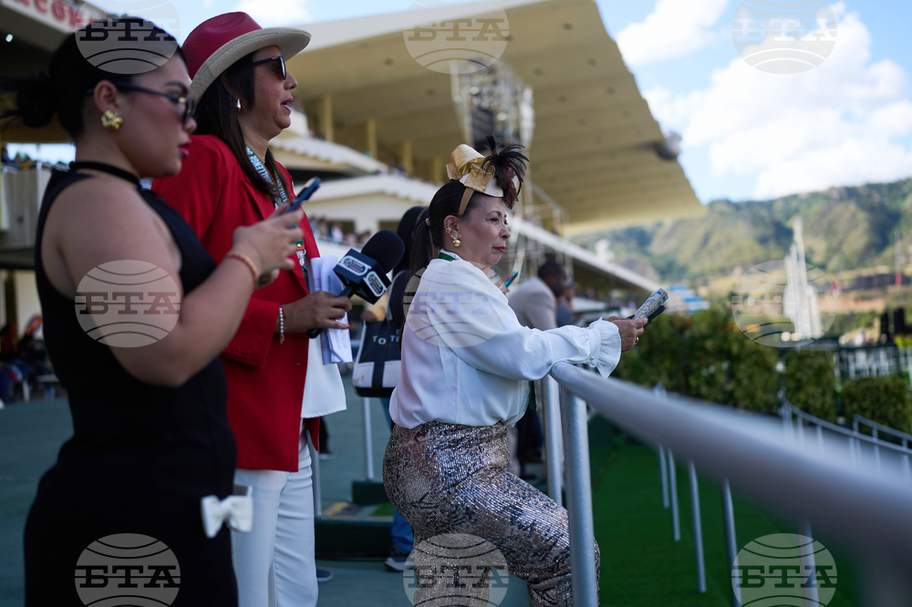 APTOPIX Venezuela Horse Race