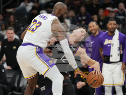 Lakers Suns Basketball