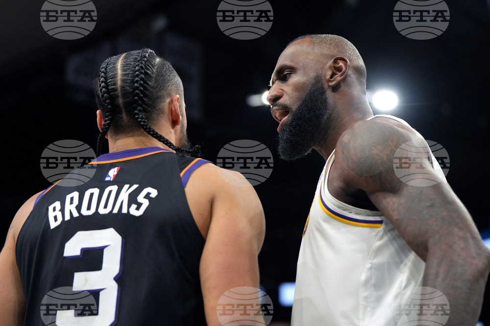 Lakers Suns Basketball