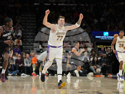 Lakers Suns Basketball