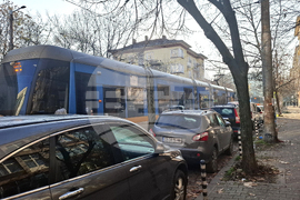 Площад „Журналист“ - аварирал трамвай - спряно движение