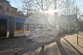 Площад „Журналист“ - аварирал трамвай - спряно движение