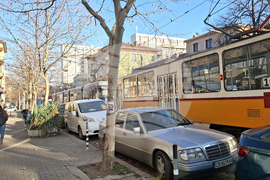 Площад „Журналист“ - аварирал трамвай - спряно движение