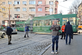 Площад „Журналист“ - аварирал трамвай - спряно движение