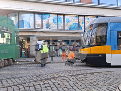 Площад „Журналист“ - аварирал трамвай - спряно движение