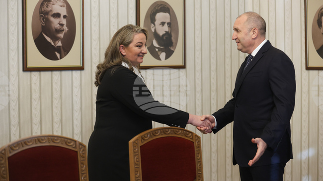 До часове ще бъде внесен удължителен бюджет, заяви Деница Сачева, ГЕРБ-СДС призова президента да участва в избори със свой политически проект