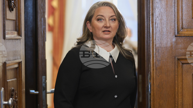 ГЕРБ са твърдо решени да влезем в еврозоната с приет бюджет - удължителен или редовен, заяви Деница Сачева