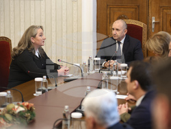 Президент - ГЕРБ-СДС - консултации