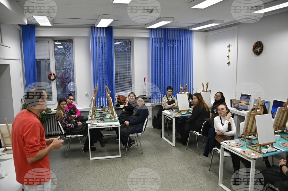 Бетеанци размениха компютри за платна в уъркшоп по рисуване