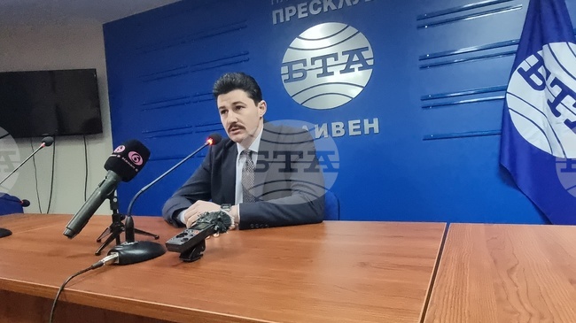 Политическата нестабилност налага отлагане на еврозоната и реформа на държавната система, каза депутатът от "Възраждане" Климент Шопов