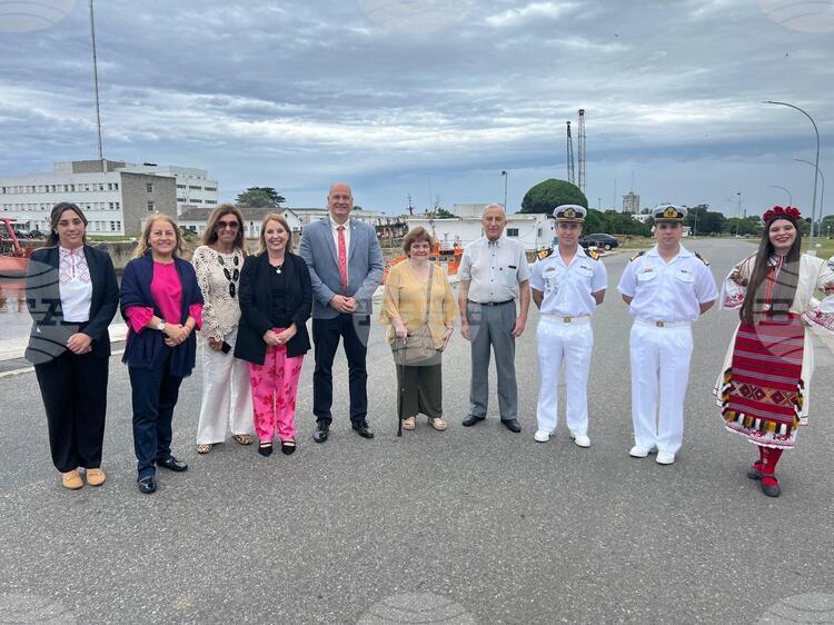 Bulgarian Ambassador to Argentina, Bulgarian Community There Welcome RSV 421 in Mar del Plata