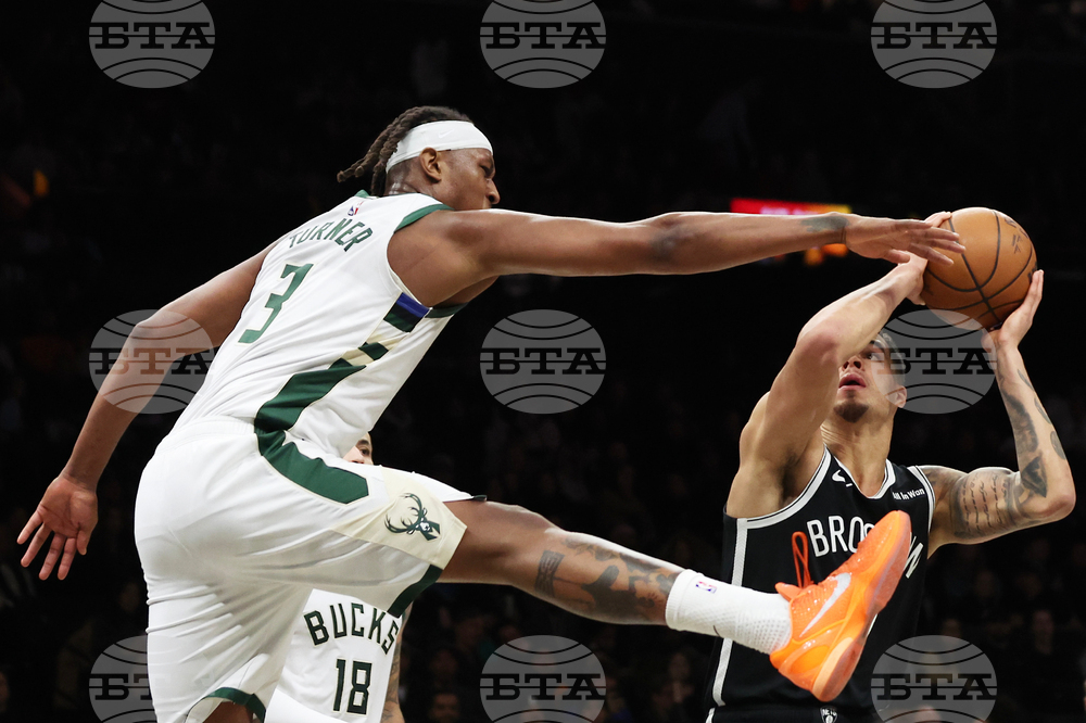 APTOPIX Bucks Nets Basketball