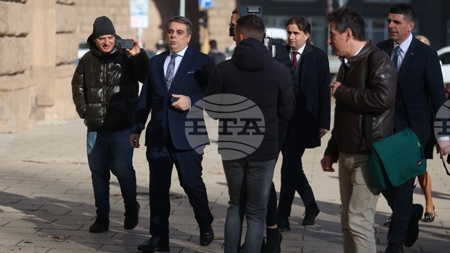 Ново управление в това Народно събрание е невъзможно и силно нежелателно, заяви Асен Василев 