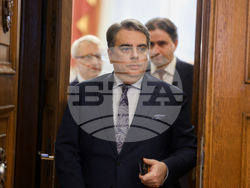 Президент - „Продължаваме промяната  - Демократична България " - консултации