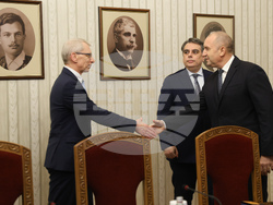 Президент - „Продължаваме промяната  - Демократична България " - консултации