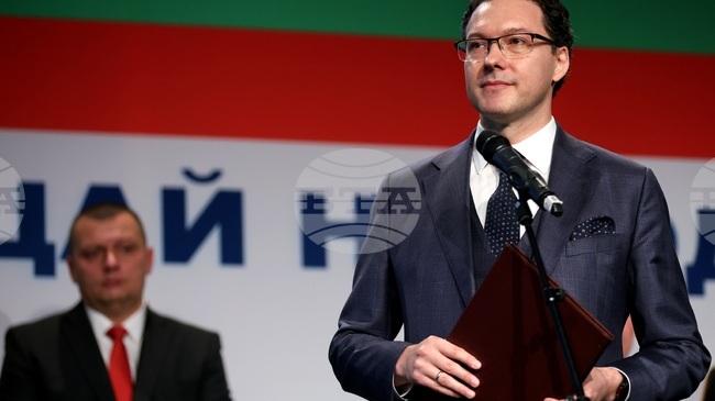 Всеки един от вас е герой, вие сте гарант за запазване на гражданския мир, каза вътрешният министър в оставка на церемонията "Полицай на годината"