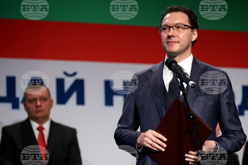 Всеки един от вас е герой, вие сте гарант за запазване на гражданския мир, каза вътрешният министър в оставка на церемонията "Полицай на годината"