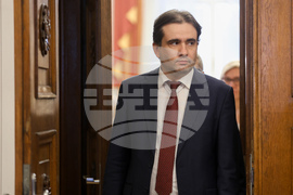 Президент - „Продължаваме промяната  - Демократична България " - консултации