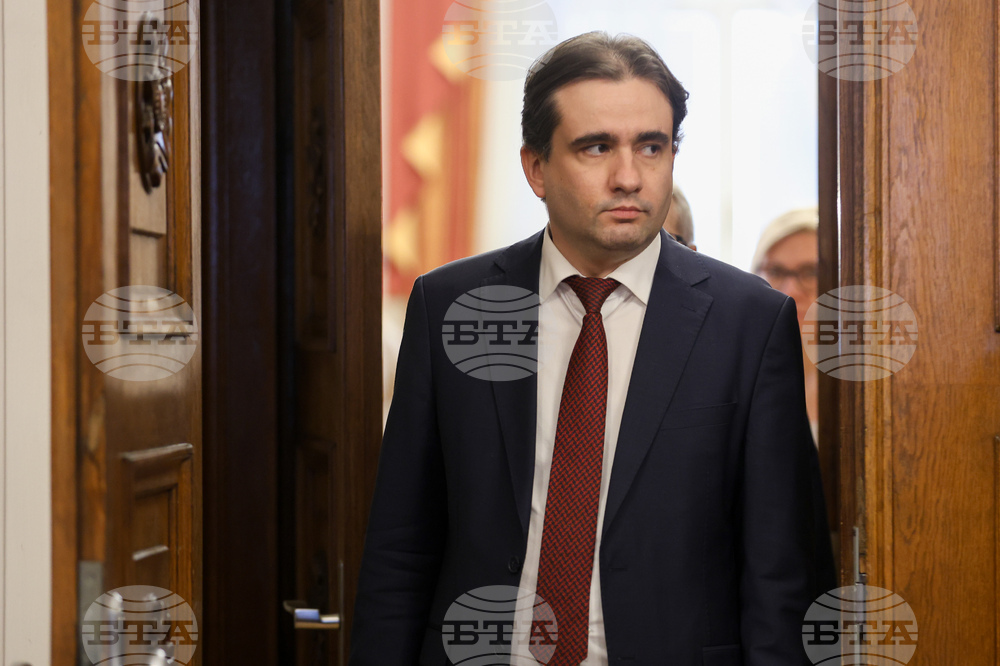 Президент - „Продължаваме промяната  - Демократична България " - консултации