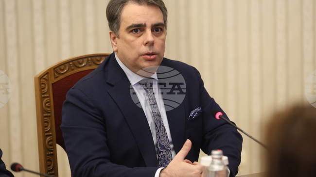 Ново управление в това Народно събрание е невъзможно и силно нежелателно, заяви Асен Василев 
