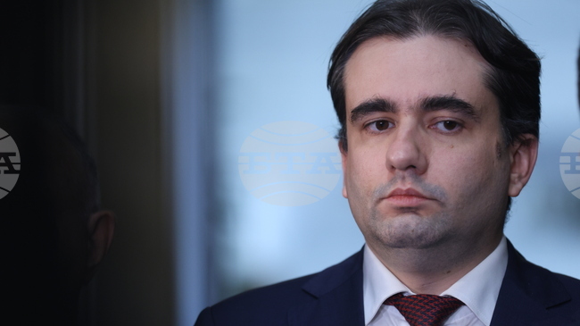 Чувам критика, че частна медия можела да прави каквото си иска, но в случая с бТВ и Мария Цънцарова това не е така, коментира Божидар Божанов