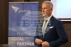 Плаващ соларен парк - проект - представяне - Петър Мрозик