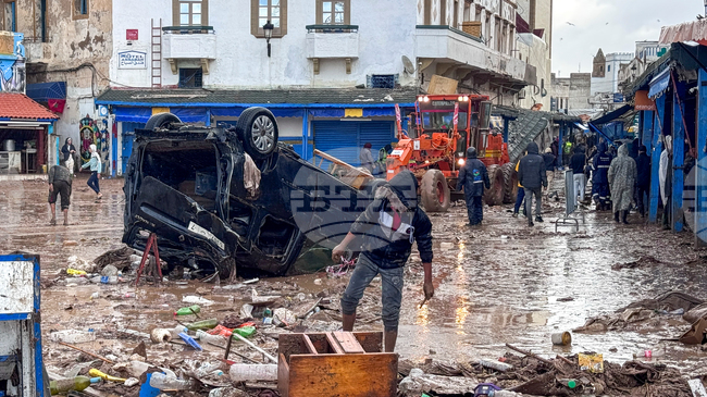 В Мароко са евакуирани повече от 50 000 души заради риск от наводнения в града Ксар ел-Кебир