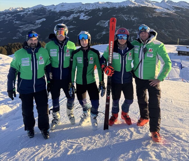 Младежкият национален отбор в алпийските ски направи успешен старт на сезона