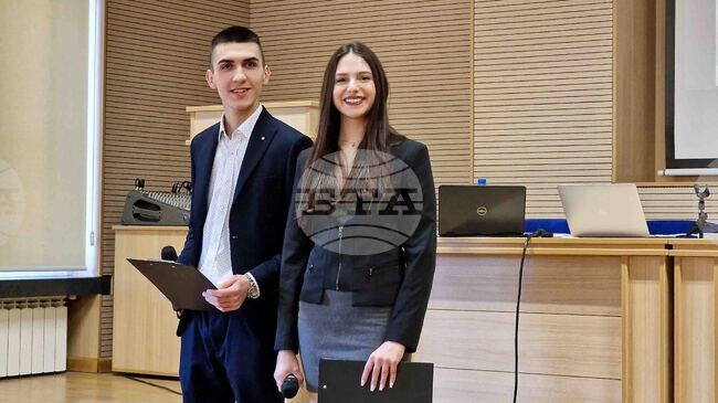 Благотворителната инициатива „Чудната елха“ в Стара Загора събра близо 10 000 лв.