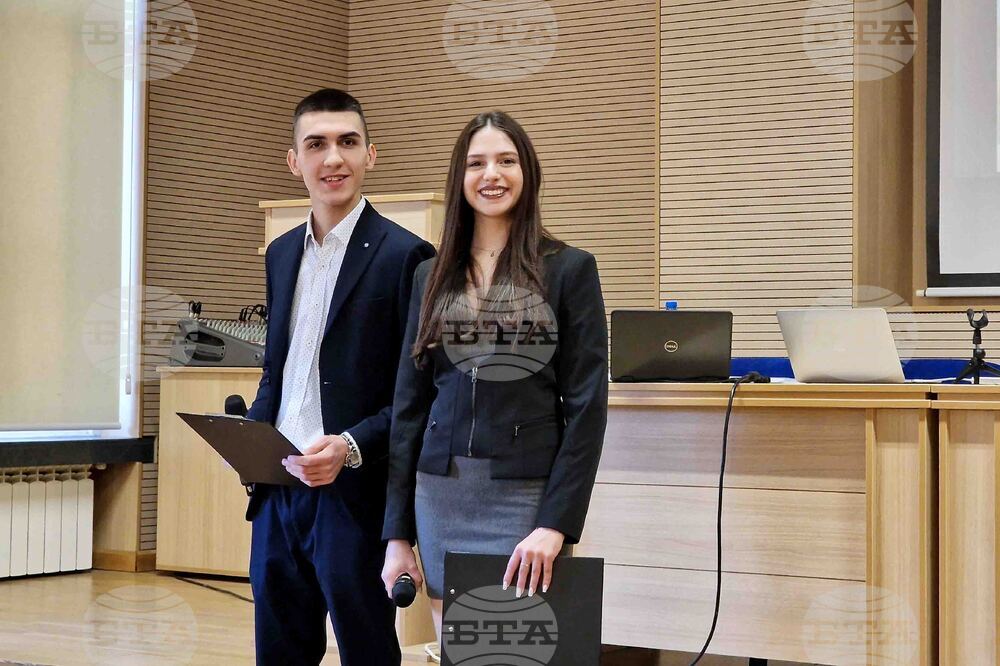 Благотворителната инициатива „Чудната елха“ в Стара Загора събра близо 10 000 лв.