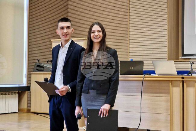 Благотворителната инициатива „Чудната елха“ в Стара Загора събра близо 10 000 лв.