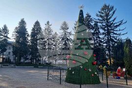 Омуртаг - коледна украса - градска елха