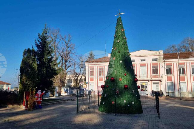 Омуртаг - коледна украса - градска елха 