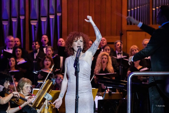Турнето "Бяла Коледа" на Плевенската филхармония и Люси Дяковска гостува днес в София
