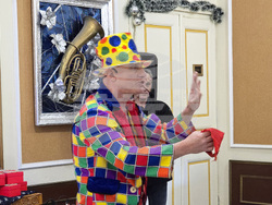 Ловеч - деца от резидентни услуги - коледни подаръци