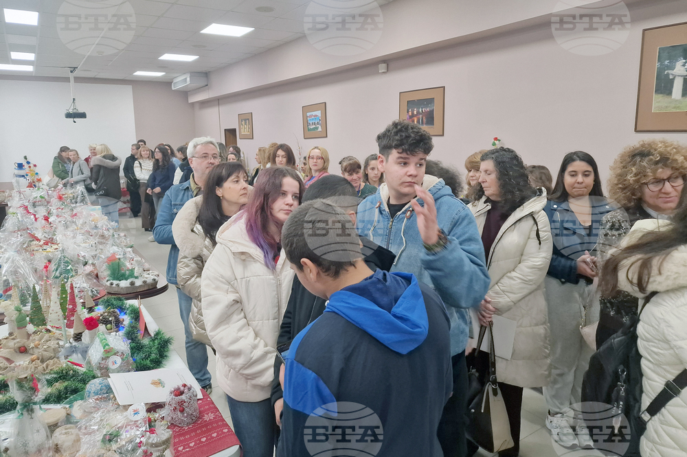 Хасково - Областна администрация - Коледен благотворителен базар