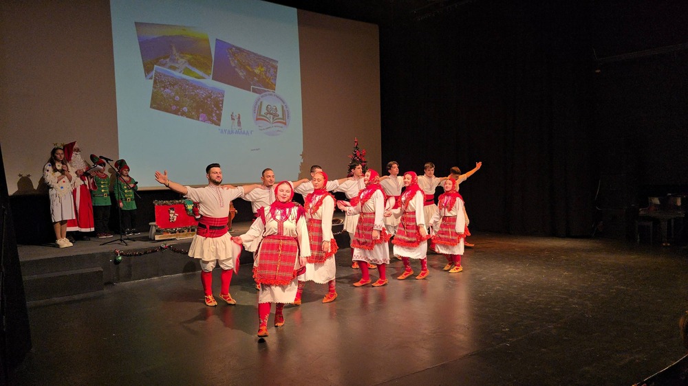 Състави от осем държави участваха в коледния концерт „Вълшебното пътешествие на Снежната звезда“ на дружество „Будители“ в Атина